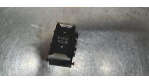 Gebruikte Schakelaar asr (div) Peugeot 208 II (UB/UH/UP) 1.2 Vti 12V PureTech 130 Prijs € 20,00 Margeregeling aangeboden door De Witte Boerderij AutoMotive