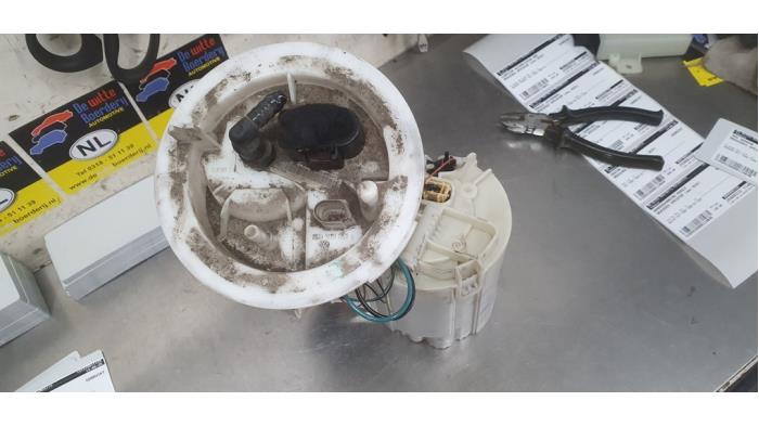 Gebruikte Tank element Pomp Audi A4 (B8) 2.0 TFSI 16V Prijs € 25,00 Margeregeling aangeboden door De Witte Boerderij AutoMotive