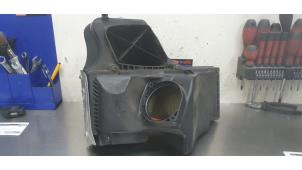 Gebruikte Luchtfilterhuis Audi A4 (B8) 2.0 TFSI 16V Prijs € 35,00 Margeregeling aangeboden door De Witte Boerderij AutoMotive