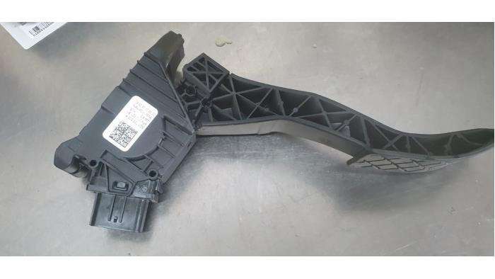 Gebruikte Sensor Gaspedaalpositie Skoda Octavia Combi (NXAC) 1.0 TSI 12V Prijs € 15,00 Margeregeling aangeboden door De Witte Boerderij AutoMotive