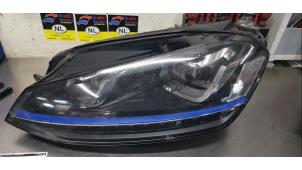 Gebruikte Koplamp links Volkswagen Golf VII (AUA) 1.4 GTE 16V Prijs € 367,50 Margeregeling aangeboden door De Witte Boerderij AutoMotive