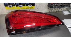 Gebruikte Achterlicht links Audi SQ5 (8RB) 3.0 TDI V6 24V Prijs € 175,00 Margeregeling aangeboden door De Witte Boerderij AutoMotive