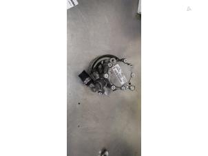 Gebruikte Pomp Servo Fiat Doblo Cargo (263) 1.6 D Multijet Prijs € 50,00 Margeregeling aangeboden door De Witte Boerderij AutoMotive