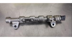 Gebruikte Injector brug Fiat Doblo Cargo (263) 1.6 D Multijet Prijs € 50,00 Margeregeling aangeboden door De Witte Boerderij AutoMotive