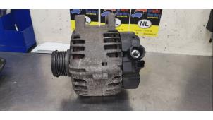 Gebruikte Dynamo Peugeot 208 I (CA/CC/CK/CL) 1.2 Vti 12V PureTech 82 Prijs € 25,00 Margeregeling aangeboden door De Witte Boerderij AutoMotive