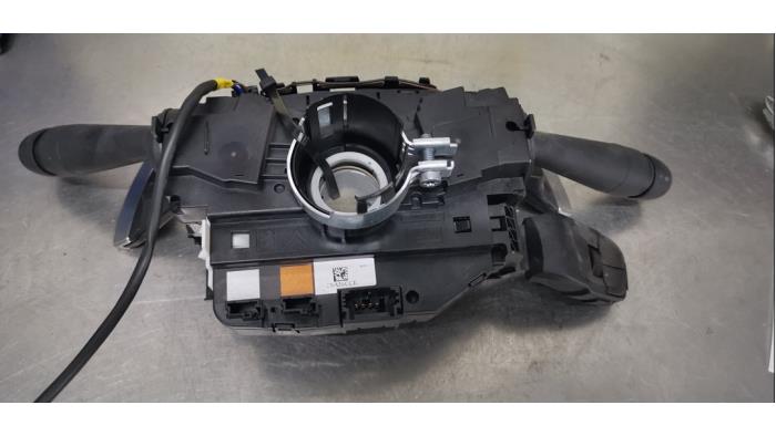 Combischakelaar Stuurkolom van een Peugeot 208 II (UB/UH/UP) 1.2 Vti 12V PureTech 130 2021