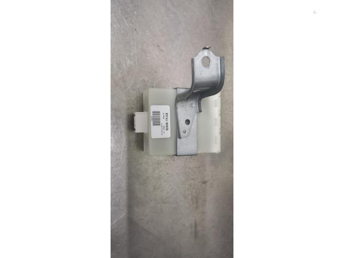 Gebruikte Central electronic module Toyota Yaris (P1) 1.3 16V VVT-i Prijs € 15,00 Margeregeling aangeboden door De Witte Boerderij AutoMotive