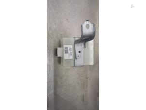 Gebruikte Central electronic module Toyota Yaris (P1) 1.3 16V VVT-i Prijs € 15,00 Margeregeling aangeboden door De Witte Boerderij AutoMotive