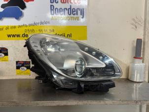 Gebruikte Rechter Koplamp Alfa Romeo Giulietta (940) 1.4 TB 16V MultiAir Prijs € 250,00 Margeregeling aangeboden door De Witte Boerderij AutoMotive