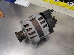 Gebruikte Dynamo Renault Captur II (RJB) 1.0 TCe 12V Prijs € 65,00 Margeregeling aangeboden door De Witte Boerderij AutoMotive