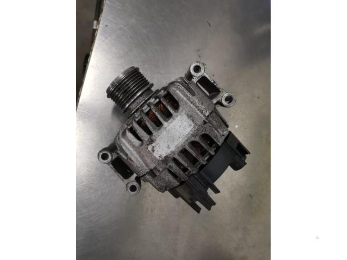 Gebruikte Alternator Mercedes C Estate (S204) 1.8 C-180K 16V Prijs € 95,00 Margeregeling aangeboden door De Witte Boerderij AutoMotive
