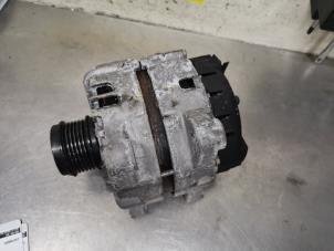 Gebruikte Dynamo Peugeot 208 I (CA/CC/CK/CL) 1.6 Blue HDi Prijs € 25,00 Margeregeling aangeboden door De Witte Boerderij AutoMotive