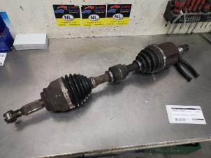 Gebruikte Homokineetas links-voor Mitsubishi Outlander (CW) 2.4 16V Mivec 4x2 Prijs € 45,00 Margeregeling aangeboden door De Witte Boerderij AutoMotive