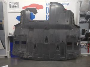 Gebruikte Motor Beschermplaat Kia Cee'd (JDB5) 1.0i T-GDi 12V 120 Prijs € 75,00 Margeregeling aangeboden door De Witte Boerderij AutoMotive