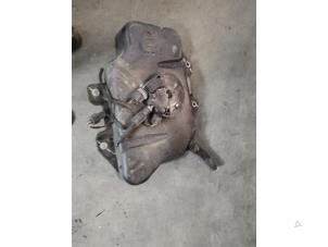 Gebruikte Tank adblue Mercedes Vito (447.6) 1.6 111 CDI 16V Prijs € 150,00 Margeregeling aangeboden door De Witte Boerderij AutoMotive