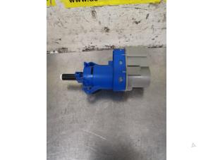 Gebruikte Schakelaar Remlicht Ford Puma Prijs € 10,00 Margeregeling aangeboden door De Witte Boerderij AutoMotive