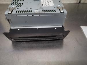 Gebruikte Radio module Saab 9-3 Sport Estate (YS3F) 1.8t 16V Prijs € 50,00 Margeregeling aangeboden door De Witte Boerderij AutoMotive