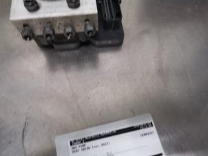 Gebruikte ABS Pomp Seat Ibiza V (KJB) 1.0 MPI 12V Prijs € 25,00 Margeregeling aangeboden door De Witte Boerderij AutoMotive