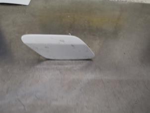 Gebruikte Afdekkap koplampsproeier rechts Volkswagen Tiguan (AD1) 1.4 TSI 16V Prijs € 15,00 Margeregeling aangeboden door De Witte Boerderij AutoMotive