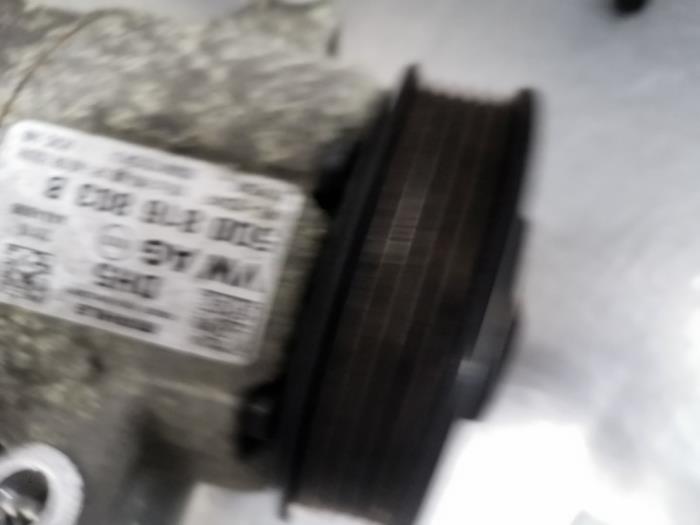 Aircopomp van een Volkswagen Polo V (6R) 1.4 TDI 12V 90 2016