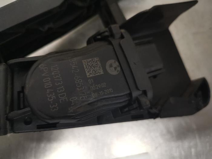 Gaspedaalpositie Sensor van een BMW 4 serie Gran Coupe (F36) 435i 3.0 24V 2015