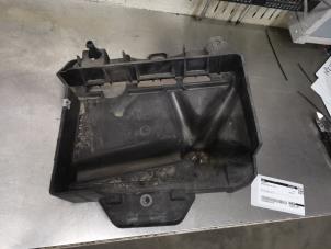 Gebruikte Accubak Skoda Fabia III (NJ3) 1.0 12V Prijs € 10,00 Margeregeling aangeboden door De Witte Boerderij AutoMotive