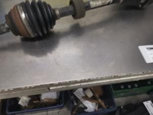 Gebruikte Cardanas links-voor (VWA) Volkswagen Golf VII (AUA) 1.2 TSI 16V Prijs € 25,00 Margeregeling aangeboden door De Witte Boerderij AutoMotive