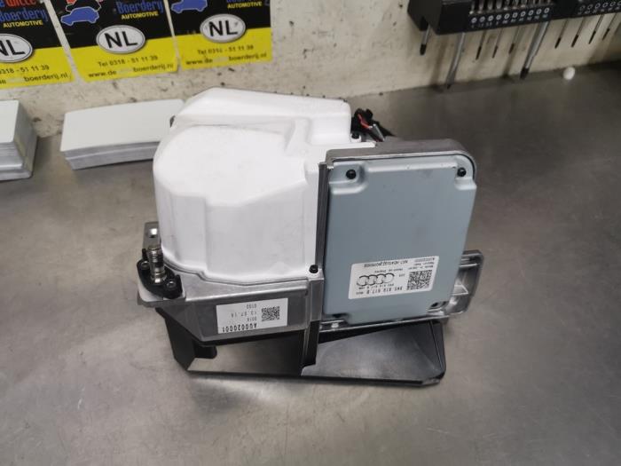 Head-up display van een Audi S4 Avant (B9) 3.0 TFSI V6 24V 2016