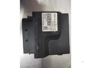 Gebruikte Brandstofpomp module Audi S4 Avant (B9) 3.0 TFSI V6 24V Prijs € 35,00 Margeregeling aangeboden door De Witte Boerderij AutoMotive