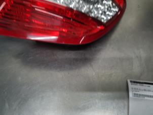 Gebruikte Achterlicht rechts Mercedes C Estate (S204) 1.8 C-180K 16V Prijs € 115,00 Margeregeling aangeboden door De Witte Boerderij AutoMotive