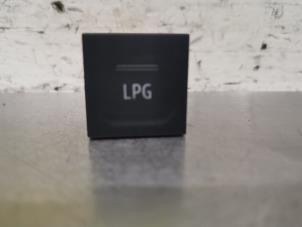 Gebruikte Lpg Schakelaar Dacia Jogger 1.0 TCe 100 Bi-Fuel , ECO-G 12V Prijs € 10,00 Margeregeling aangeboden door De Witte Boerderij AutoMotive