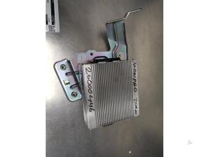 Gebruikte Radio versterker Ford Mondeo V 2.0 Hybrid 16V Prijs € 75,00 Margeregeling aangeboden door De Witte Boerderij AutoMotive