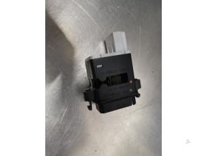 Gebruikte Sensor Temperatuur binnen Ford Mondeo V 2.0 Hybrid 16V Prijs € 15,00 Margeregeling aangeboden door De Witte Boerderij AutoMotive