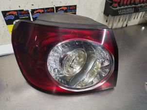 Gebruikte Achterlicht links Volkswagen Golf Plus (5M1/1KP) 1.4 TSI 140 16V Prijs € 30,00 Margeregeling aangeboden door De Witte Boerderij AutoMotive