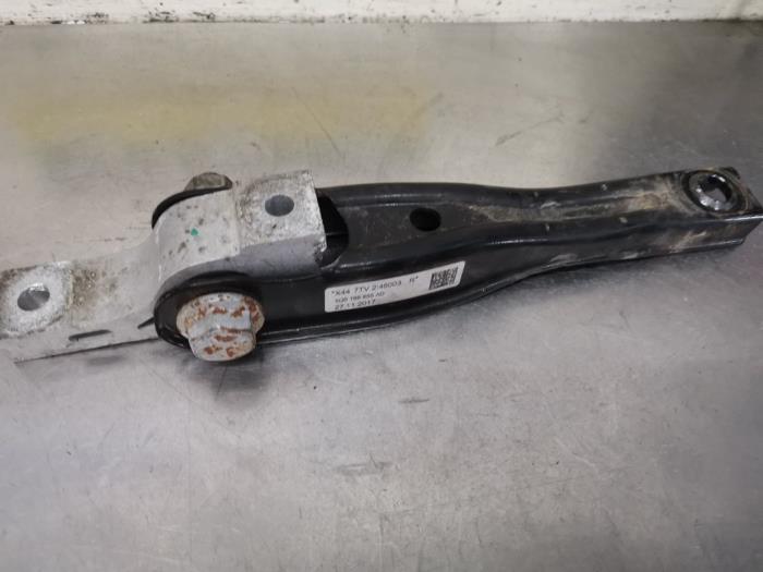 Gebruikte Versnellingsbak Steun Volkswagen Touran (5T1) 2.0 TDI 190 Prijs € 15,00 Margeregeling aangeboden door De Witte Boerderij AutoMotive