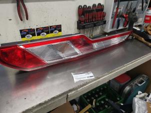 Gebruikte Achterlicht rechts Ford Transit Custom 2.0 TDCi 16V Eco Blue 105 Prijs € 75,00 Margeregeling aangeboden door De Witte Boerderij AutoMotive