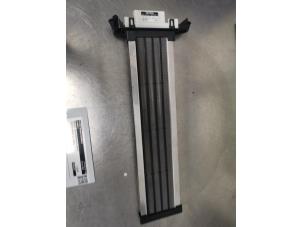 Gebruikte Element Kachelverwarming Toyota Mirai (JPD2) FCV Prijs € 75,00 Margeregeling aangeboden door De Witte Boerderij AutoMotive