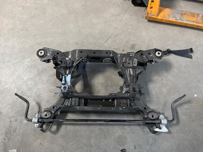 Gebruikte Subframe Volvo XC60 II (UZ) 2.0 T6 16V Recharge, Twin Engine AWD Prijs € 450,00 Margeregeling aangeboden door De Witte Boerderij AutoMotive