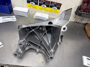 Motorrubber van een Volkswagen Polo VI (AW1) 1.0 TSI 12V 2024