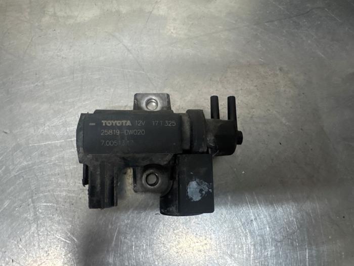 Gebruikte Overdrukklep Turbo Toyota Auris (E18) 1.2 T 16V Prijs € 20,00 Margeregeling aangeboden door De Witte Boerderij AutoMotive
