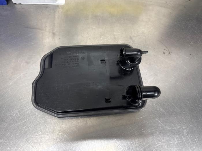 Gebruikte Oliefilter Mercedes CLA (117.3) 1.6 CLA-180 16V Prijs € 40,00 Margeregeling aangeboden door De Witte Boerderij AutoMotive