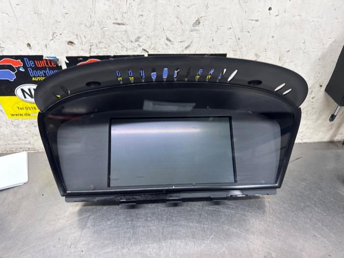 Gebruikte Display Interieur BMW 3 serie (E90) 318i 16V Prijs € 75,00 Margeregeling aangeboden door De Witte Boerderij AutoMotive
