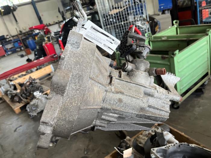 Gebruikte Versnellingsbak Volkswagen Up! (121) 1.0 12V 75 Prijs € 245,00 Margeregeling aangeboden door De Witte Boerderij AutoMotive