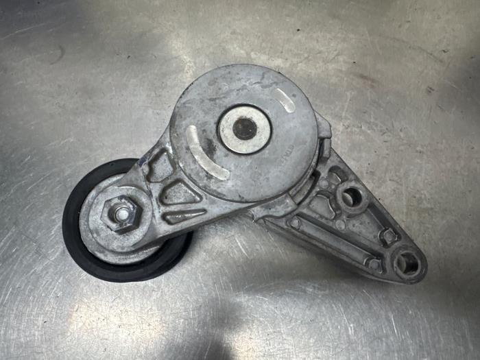 Gebruikte Spanrol Multiriem Ford Fiesta 6 (JA8) 1.6 ST 16V Prijs € 25,00 Margeregeling aangeboden door De Witte Boerderij AutoMotive