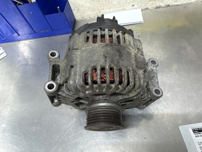 Gebruikte Dynamo Audi A4 Avant (B6) 1.6 Prijs € 19,99 Margeregeling aangeboden door De Witte Boerderij AutoMotive