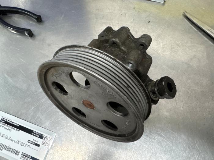 Gebruikte Servopomp Audi A4 Avant (B6) 1.6 Prijs € 24,99 Margeregeling aangeboden door De Witte Boerderij AutoMotive