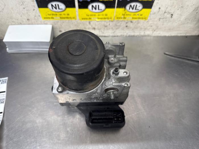Gebruikte ABS Pomp Lexus IS (E2) 250 2.5 V6 24V Prijs € 49,99 Margeregeling aangeboden door De Witte Boerderij AutoMotive