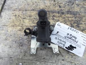 Gebruikte Overdrukklep Turbo Peugeot Boxer (U9) 3.0 HDi 160 Euro 4 Prijs € 50,00 Margeregeling aangeboden door De Witte Boerderij AutoMotive