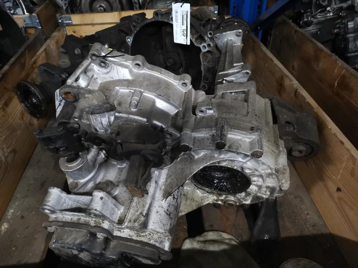 Gebruikte Versnellingsbak Volkswagen Transporter T4 1.9 D Prijs € 350,00 Margeregeling aangeboden door De Witte Boerderij AutoMotive