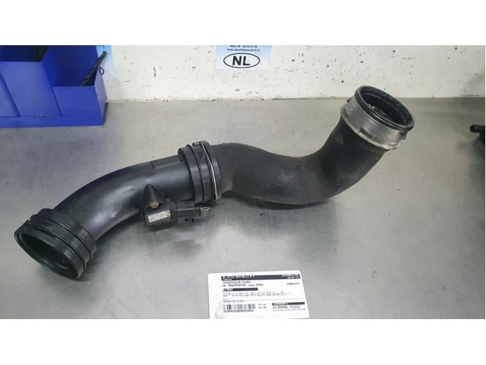 Gebruikte Intercooler Slang Volkswagen Transporter T5 2.5 TDi Prijs € 50,00 Margeregeling aangeboden door De Witte Boerderij AutoMotive